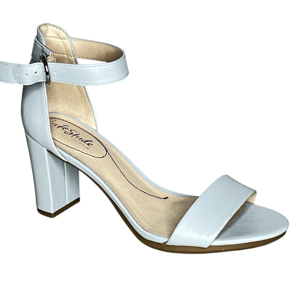 NWOB Life Stride Averly Block Heel Pearl Blue Adjustable Buckle Sandals Size 11